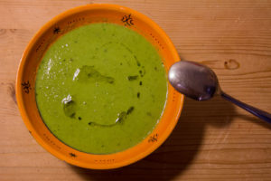 Erbsen-Kokos-Suppe