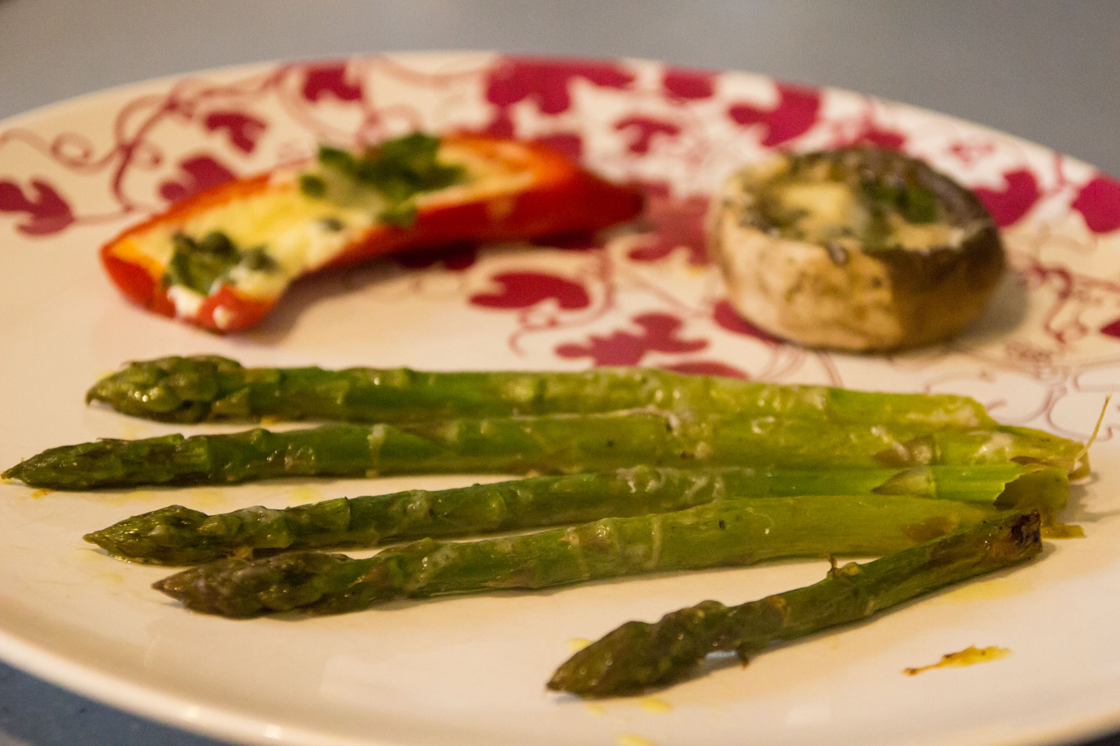 Grüne Spargel aus dem Ofen