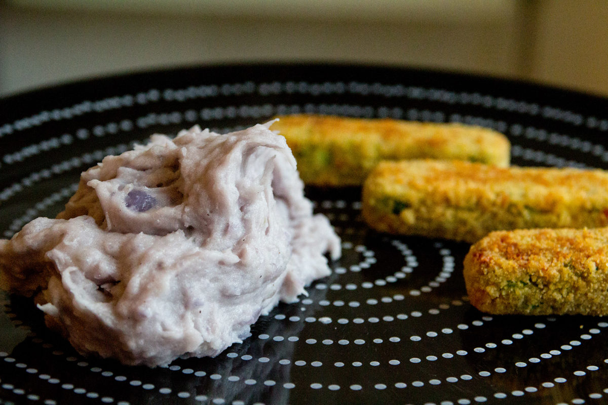 Selbstgemachtes Kartoffelpüree aus violetten Kartoffeln - sehr cool!