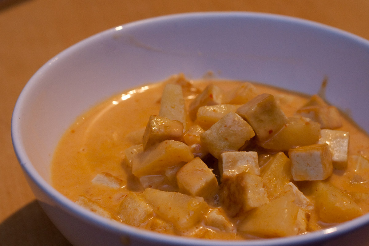 Rotes Curry mit Ananas & Tofu