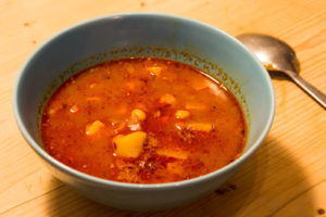 Read more about the article Kartoffel-Kichererbsensuppe