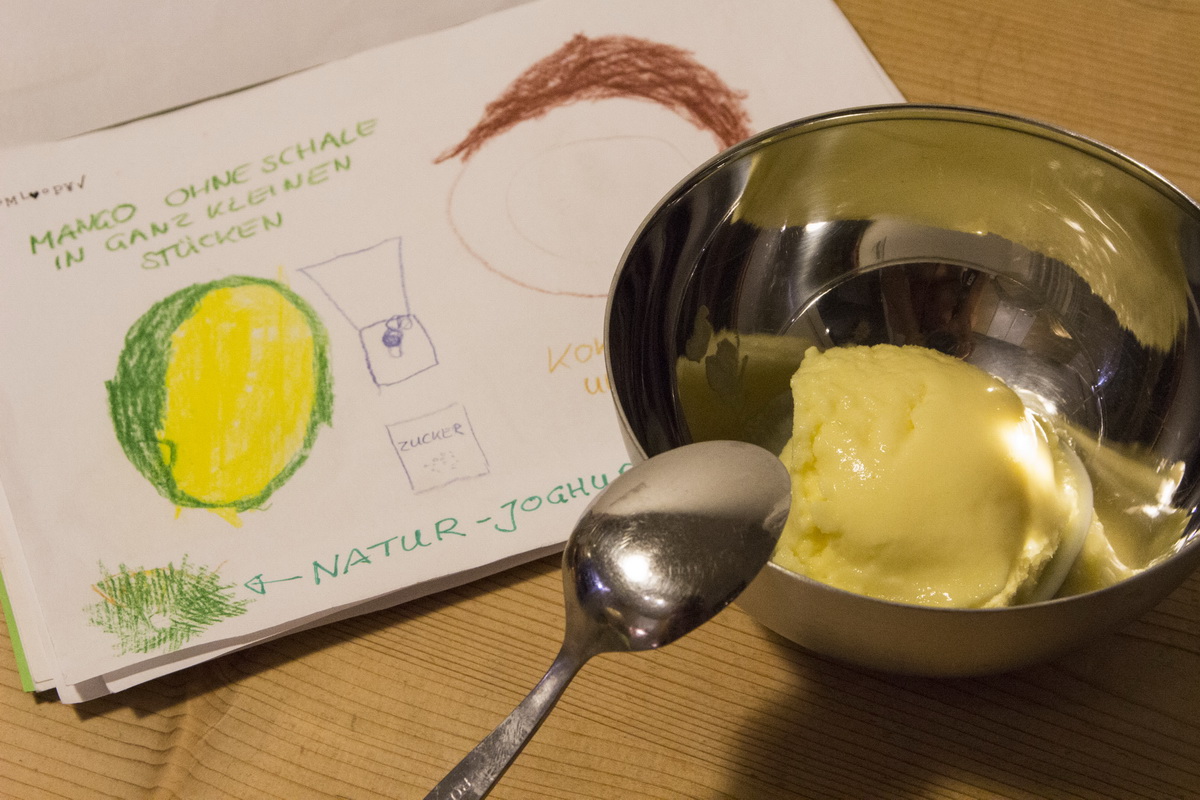 Das Mango-Kokos-Eis mit dem Rezept aus Nino's Buch