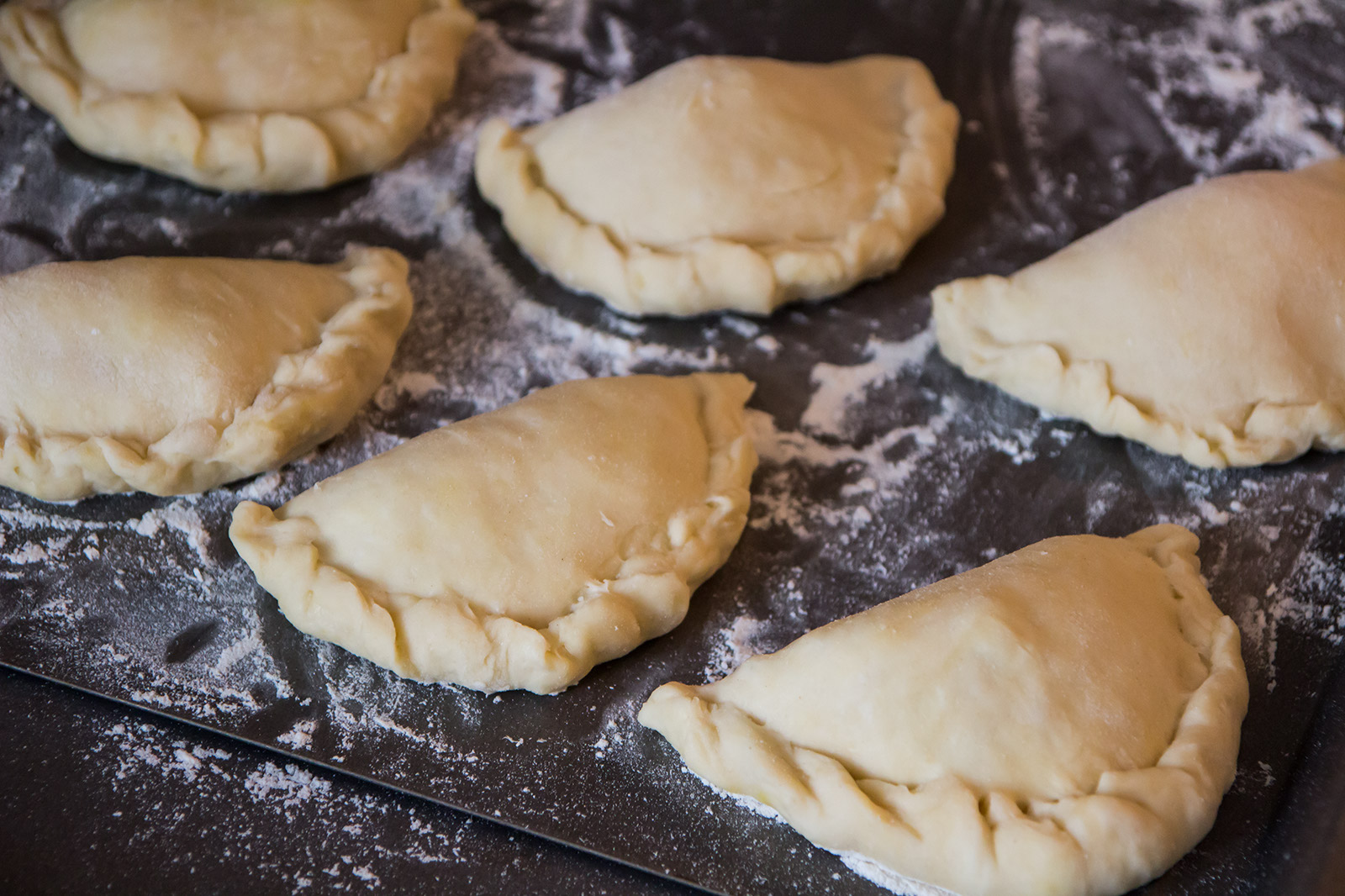 Pierogi mit eingeschlagenem Rand