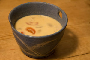 Read more about the article Tom Kha Tofu – Thailands Kokossuppe